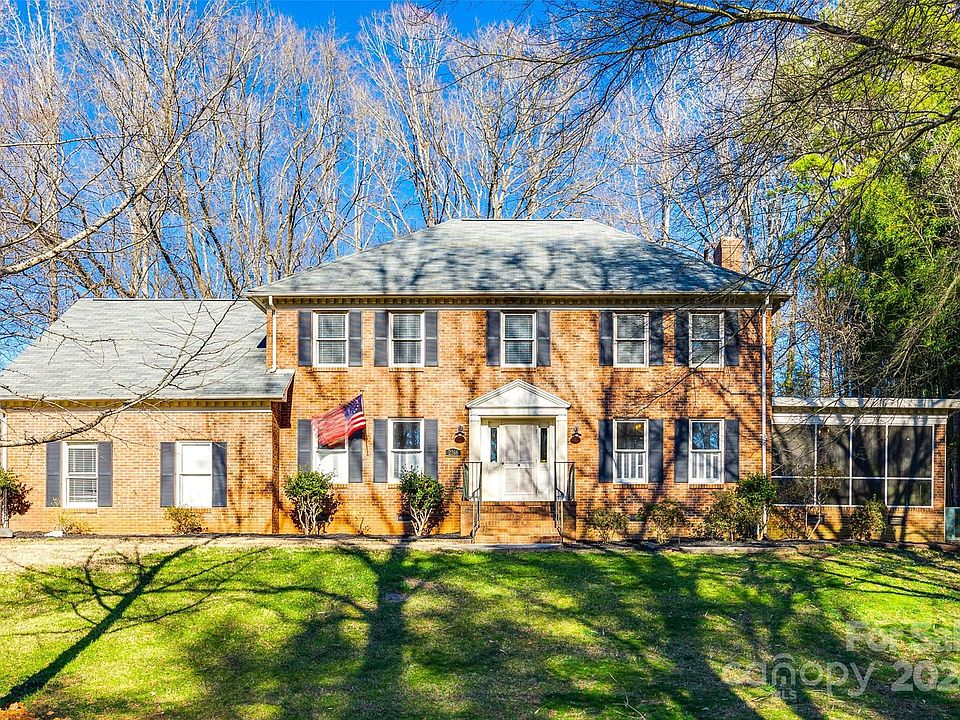 1st image of 2168 Wentworth Dr