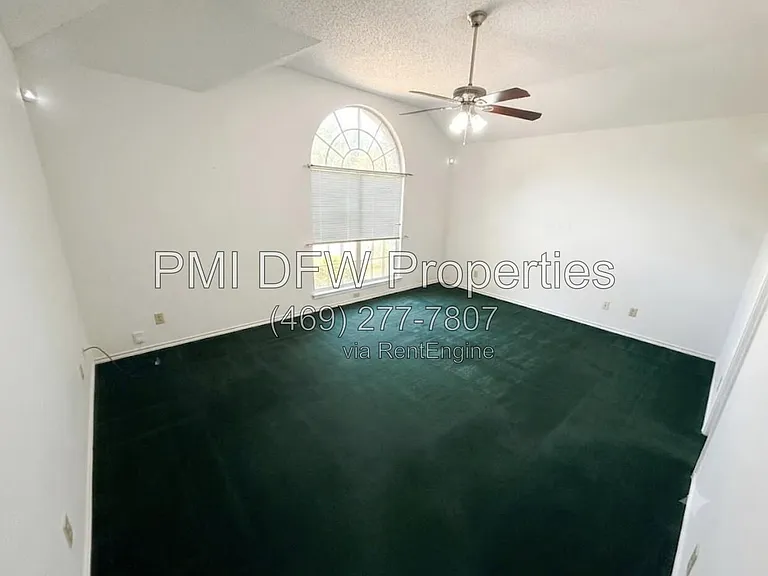 2332 Boardwalk Dr — Photo 11