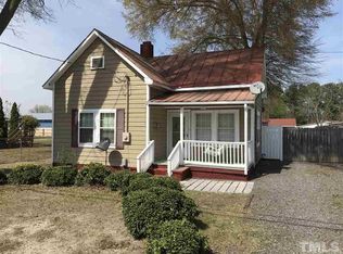 1106 W Harnett St, Dunn, NC 28334