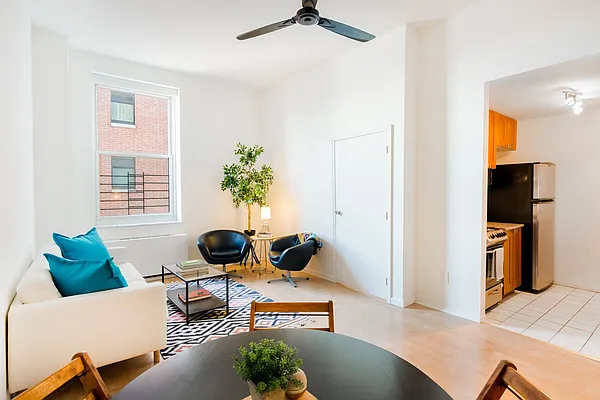 Sold by Realty Collective | media 17