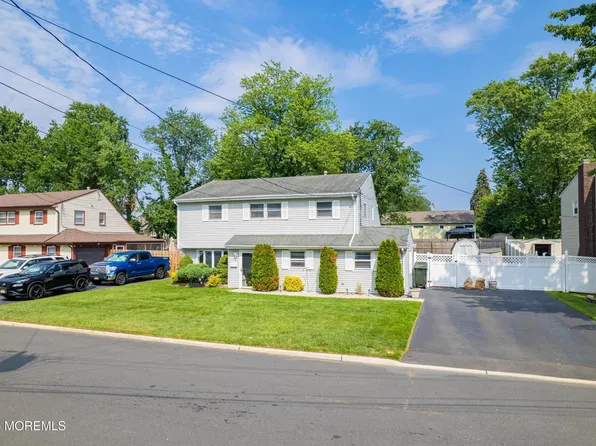 7 Carriage Road, Hazlet, NJ 07730