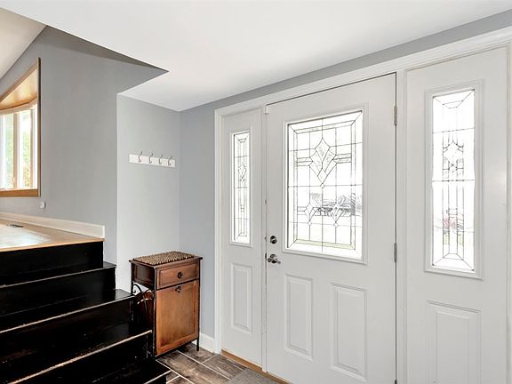 3rd image of 5720 Grange Ave
