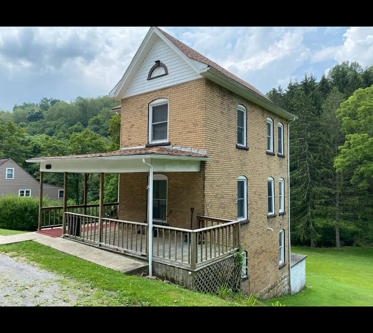 4 bed, 1448 sqft, $1,400 — Photo 2