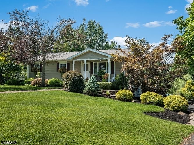 1st image of 7 Hadowanetz Dr