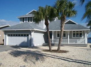19 Freshwater Dr, Palm Harbor, FL 34684