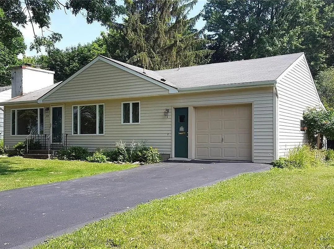 3 bed, 1980 sqft, $3,000 — Photo 1