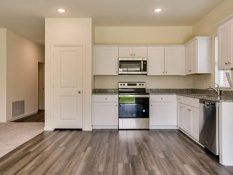 778 Camden Dr — Photo 7