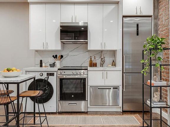 3rd image of 72 Carmine St APT 2E