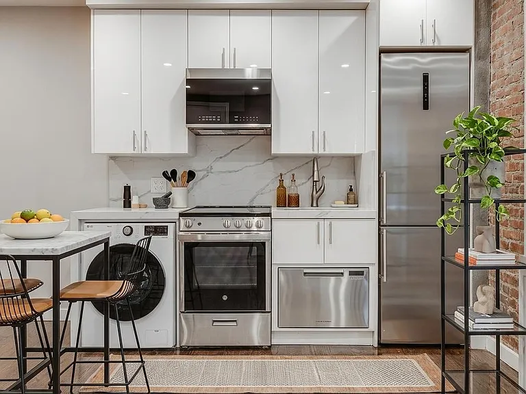 72 Carmine St #2C — Photo 2