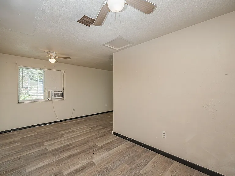 5715 Hodiamont Ave — Photo 32