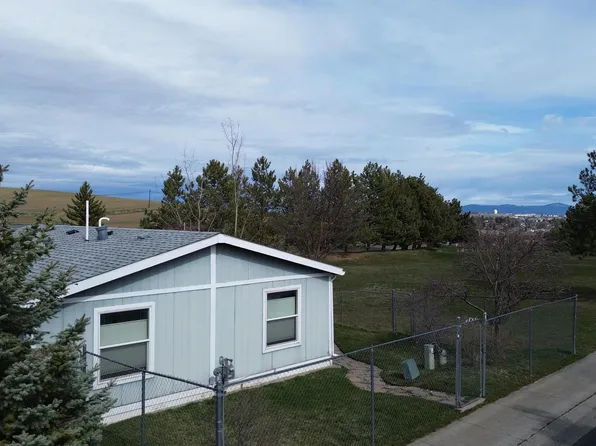 260 NW Golden Hills Dr Spc 10, Pullman, WA 99163