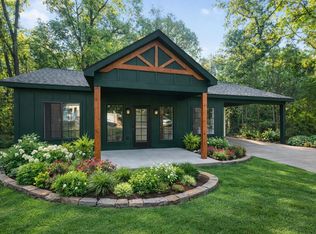 1010 Concord Dr, Lawton, MI 49065