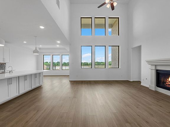 6115 Lake Chippewa Court Interior Image 5