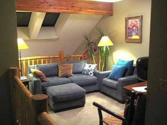 Cozy Loft or Extra Bedroom