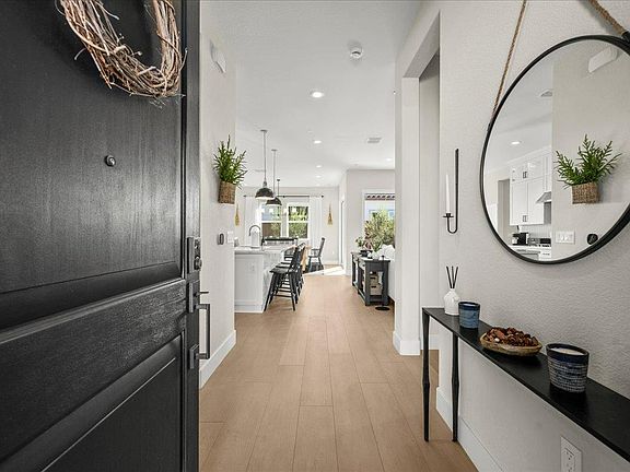 5th image of 3548 Skyway Pl