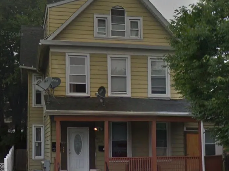 998 State St — Photo 5
