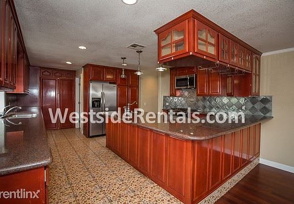 2nd image of 5017 S Normandie Ave