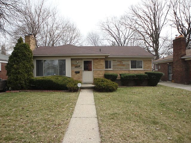 2nd image of 21440 Westhampton Ave