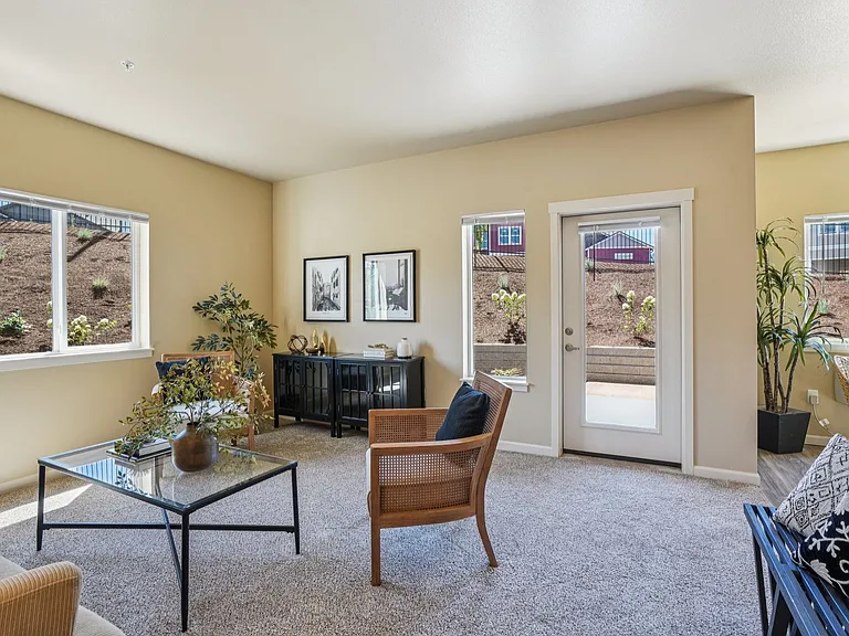 LIBERTY CREST APARTMENTS — Photo 22