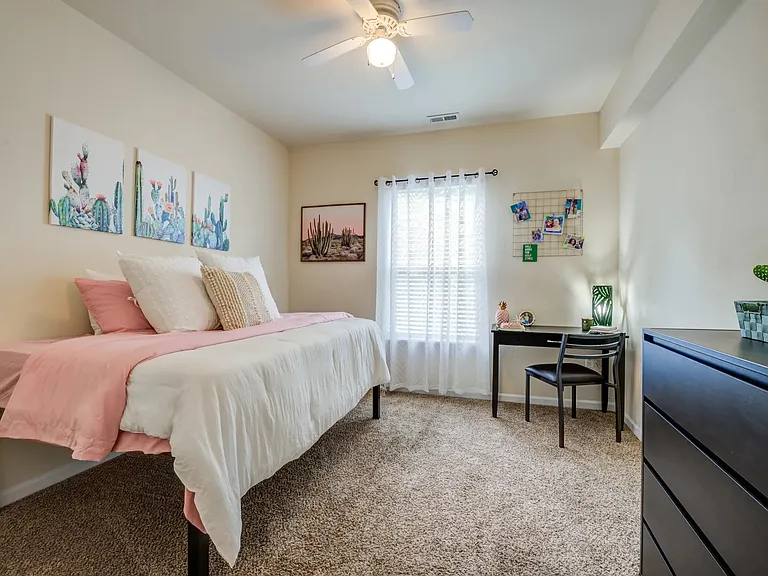 Bedroom 2 (Upstairs)