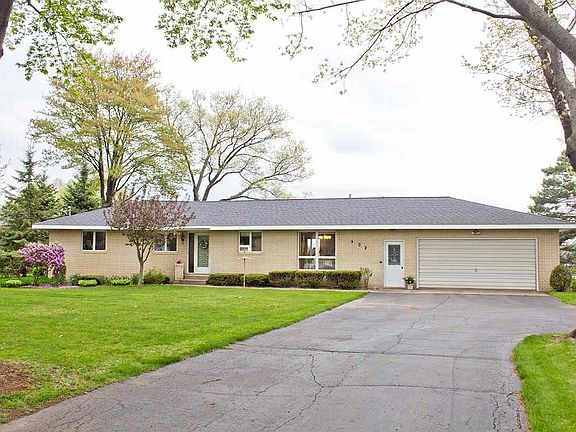 2nd image of 402 Rainbow Ln