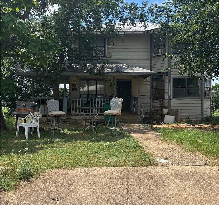 1st image of 407 N 14th St
