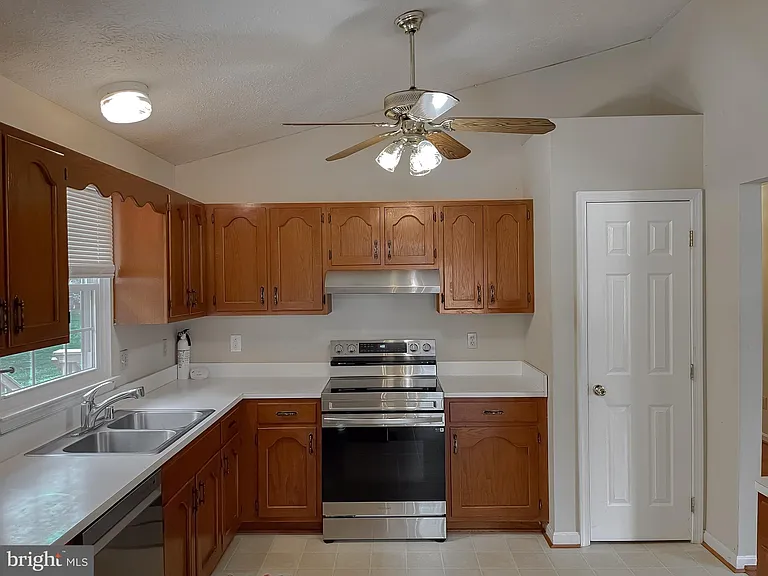 109 Morris Dr — Photo 16
