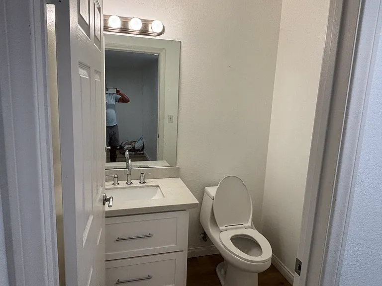 1216 S Saltair Ave #101 — Photo 10