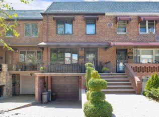 6024 76th St, Middle Village, NY 11379