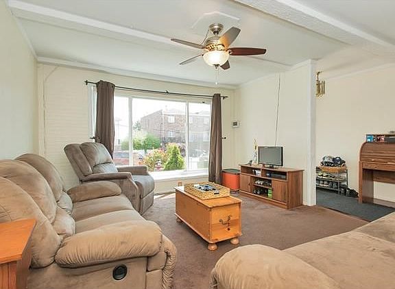 2nd image of 555 Vincent Ave