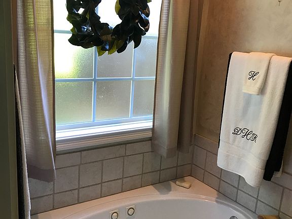 2nd image of 7029 Presidential Ln