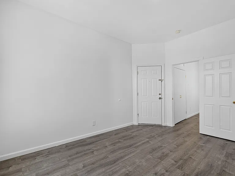 413 70th St #5 — Photo 25