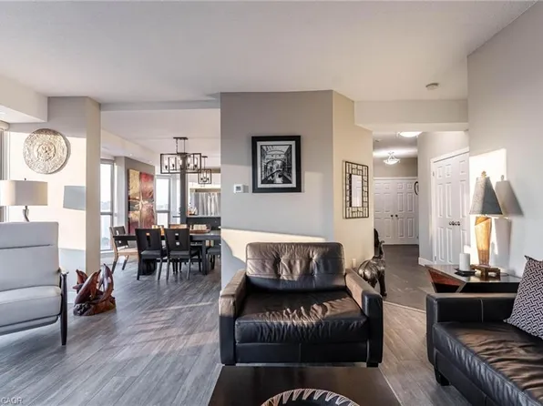 67 Caroline St S #17C, Hamilton, ON L8P 3K6