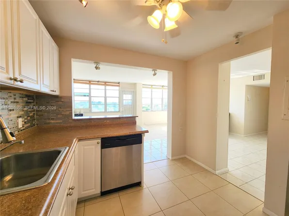 2025 NE 164th St APT 503, North Miami Beach, FL 33162