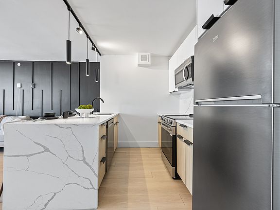 4th image of 440 Elizabeth Ave #D2
