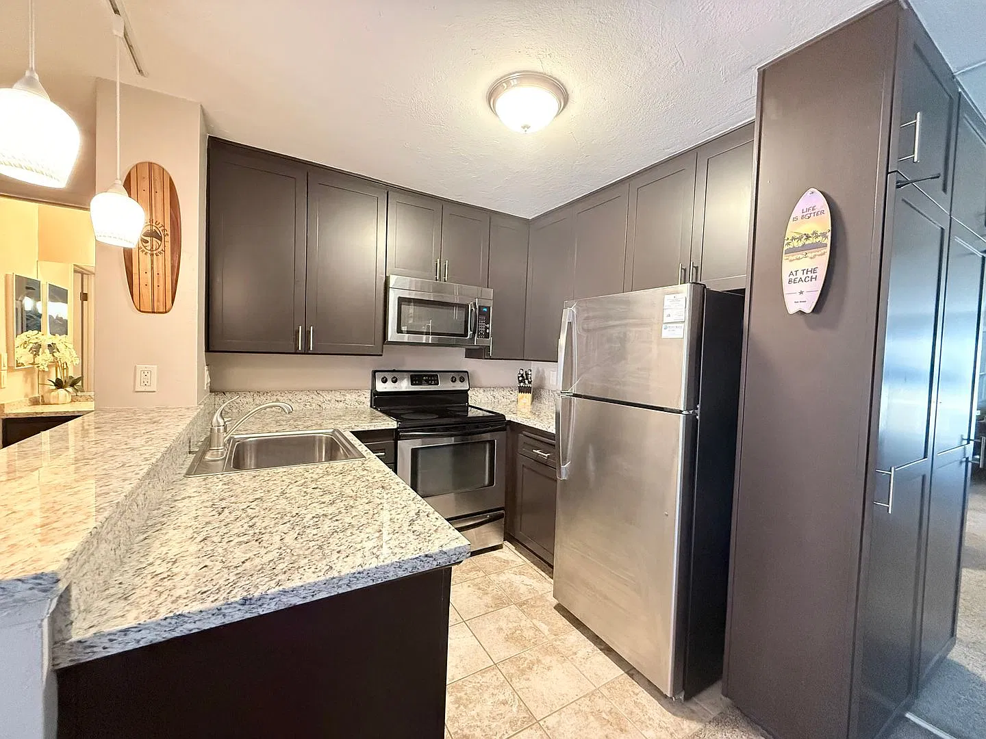 Pacific Beach Resort Style Living — Photo 2
