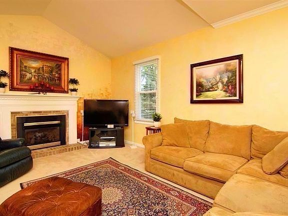 4th image of 1314 Bedfordshire Dr