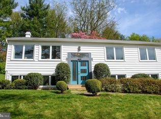 1809 Cranberry Ln, Reston, VA 20191