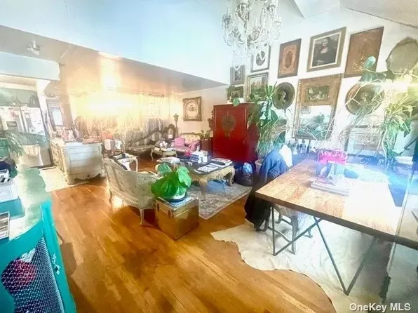 164 Beach 30 St, Far Rockaway, NY 11691