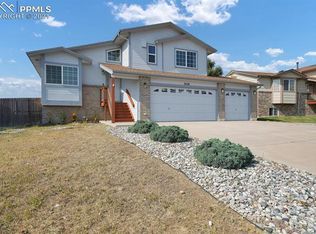 7430 Sue Ln, Colorado Springs, CO 80925