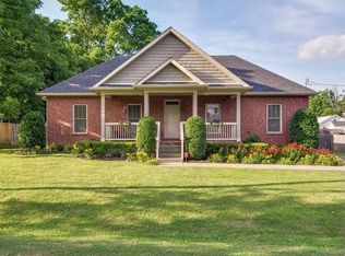 909 Gillock St, Nashville, TN 37216