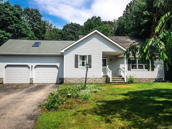 6 Fox Run, Stafford, CT 06076