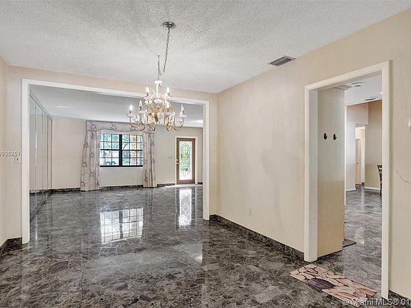4th image of 13401 SW 16th Ct