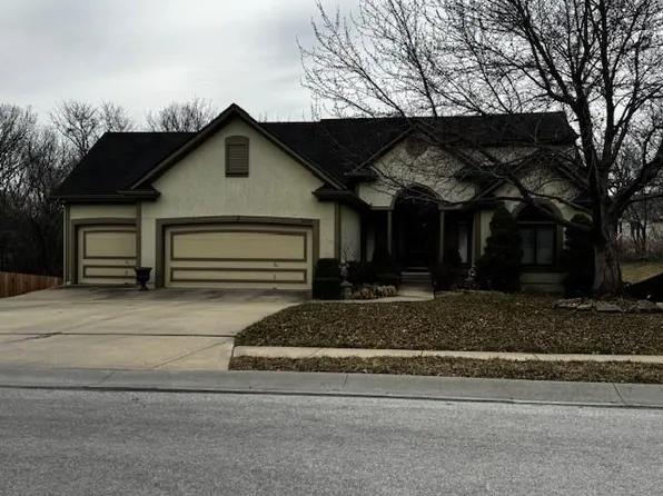 1636 SW Summit Valley Ln, Lees Summit, MO 64081