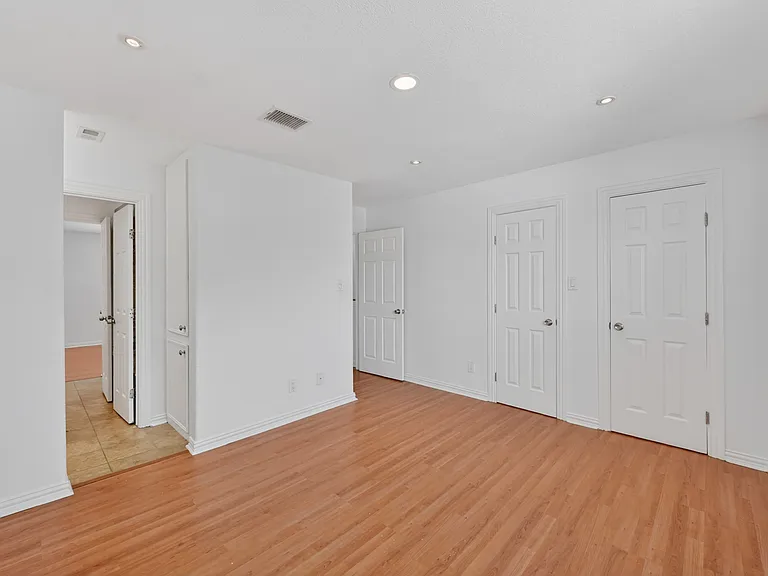 6111 Beverly Hill St #46 — Photo 23