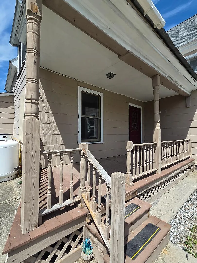 7 Pine Street — Photo 1