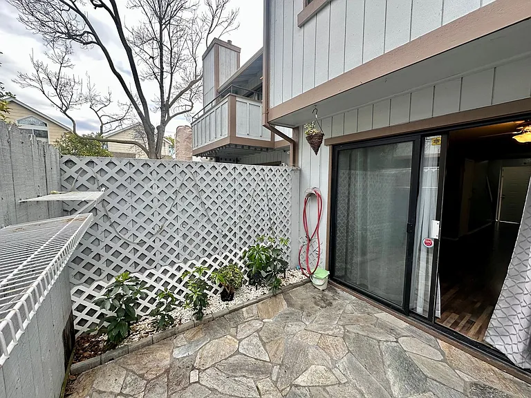 6226 Joaquin Murieta Ave #B — Photo 5
