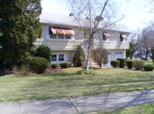 4 Raleigh Ct, Phillipsburg, NJ 08865