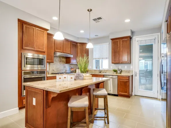 1094 El Capitan Ter, Sunnyvale, CA 94085