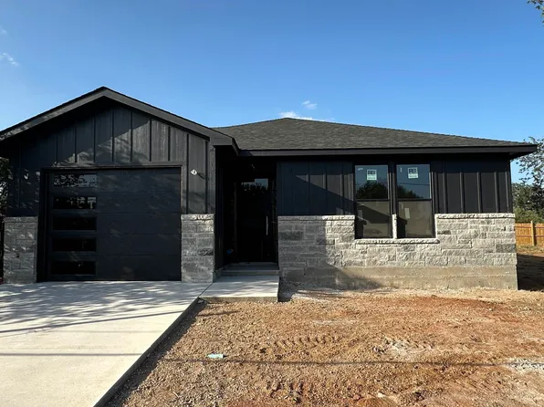 126 W Maple Dr, Granite Shoals, TX 78654